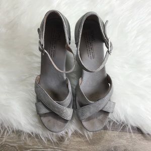 Toms gray wedges size 8.5